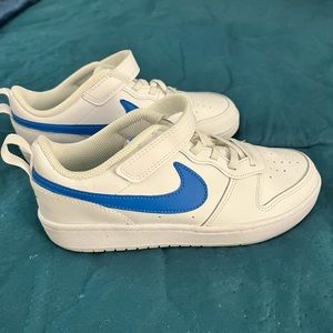 Boys Nike sneakers with Velcro